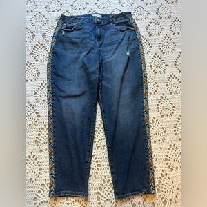 Women’s Knox Rose  12 Cropped Jeans Distressed Bohemian Embroidered Edge Hippie